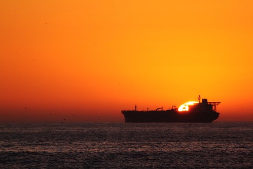 フリー写真素材|乗り物|船・船舶|貨物船|夕日・夕焼け・日没|