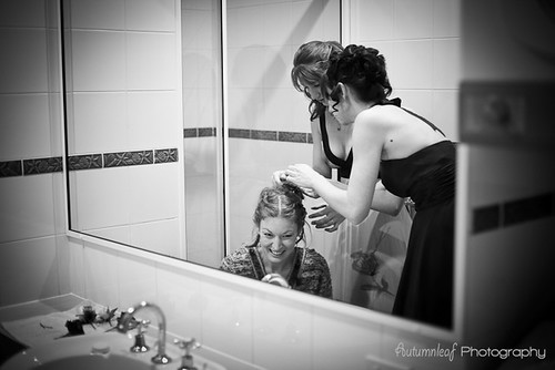 Rebecca & Loren - Bride getting hair done
