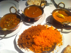 Curry de verduras, langostinos y cordero