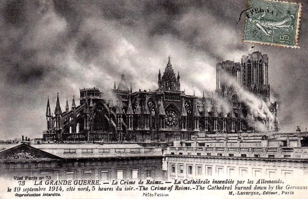 incendie de la cathédrale de Reims par les allemands le 19 septembre 1914
