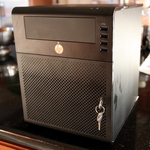 Front of the HP ProLiant N36L