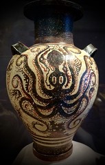 Octopus amphora