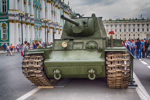 KV-1 on Dvortsovaya Sq. Saint-Petersburg   ©  Andrey Korchagin