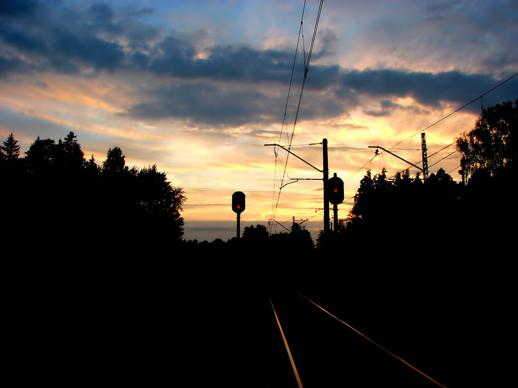 : Kemeri_railway_station_sunset
