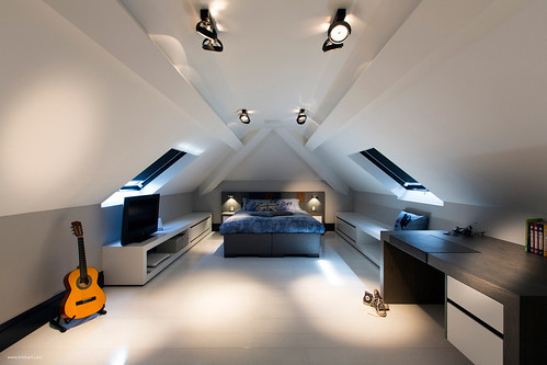 custom-details-create-visual-feast-minimalist-home-1-attic-bedroom