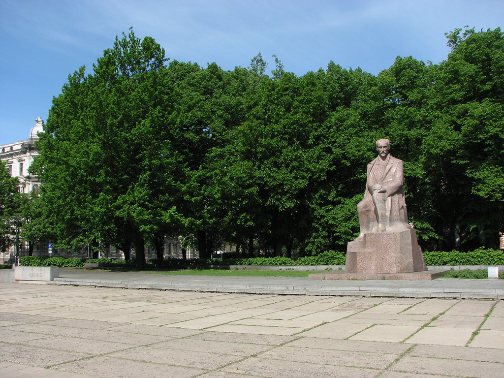 : Rainis_monument.Riga