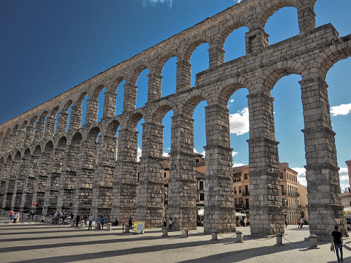 Segovia, aqueduct ©  Dmitry Djouce