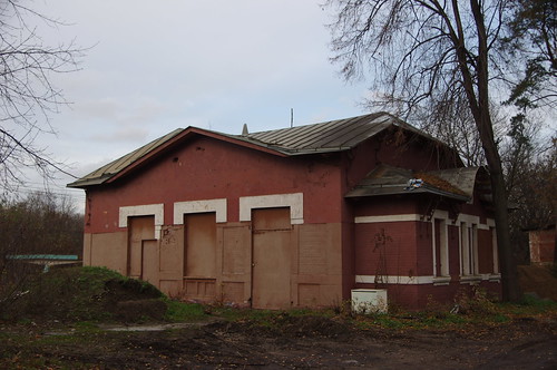 Pokrovskoye-Streshnevo abandoned station building ©  trolleway