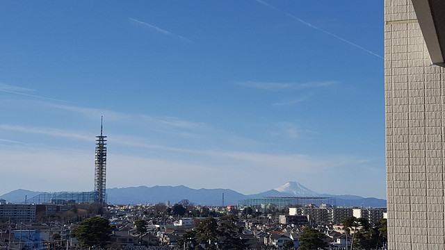B棟上層階から撮った富士山です。