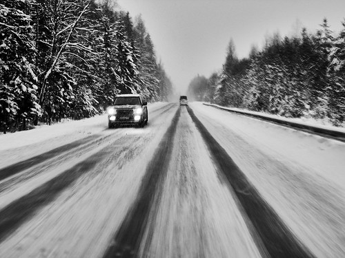 Snow-covered road ©  Dmitriy Protsenko