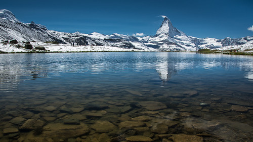 Matterhorn and Stellisee ©  kuhnmi