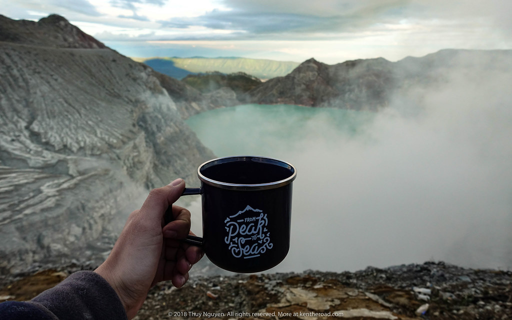 Let's drink coffee at Mt.Ijen