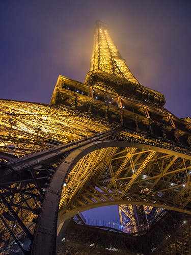 Eiffel Tower ©  kuhnmi