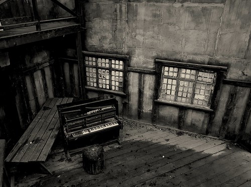 piano ©  Sergei F