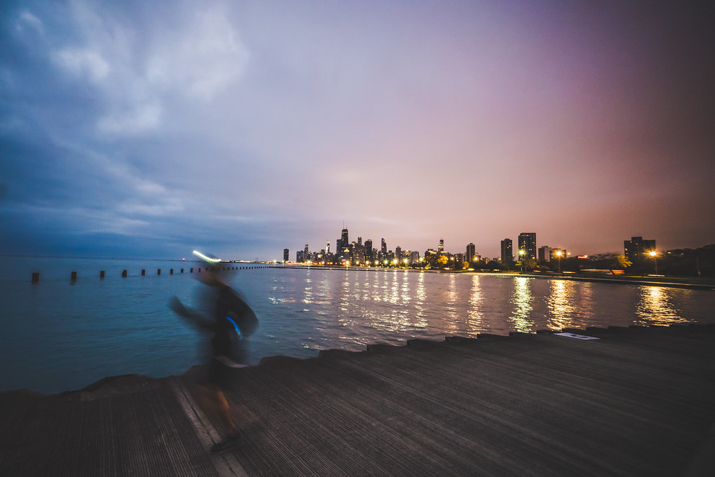 A photo of me running along Chicago's Lakefront during my last training session in preparation for the Richmond Marathon.