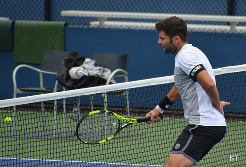 Simone Bolelli - Simone Bolelli proving he can hit volleys with one hand tied behind his back