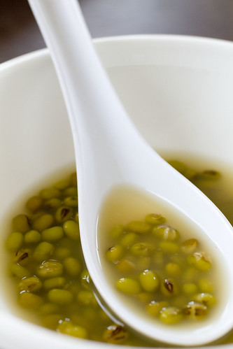 Spoonful green bean soup 4