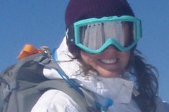 Na šumavském Špičáku učí lyžovat Američanka