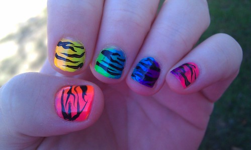 Snooglerat's Randomness: Rainbow Zebra Nails