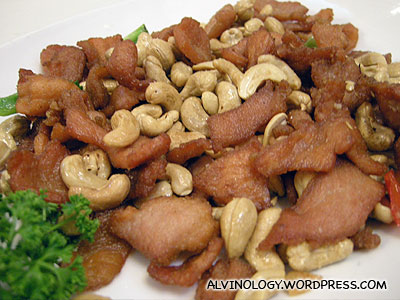 Stir-fried pork with cashew