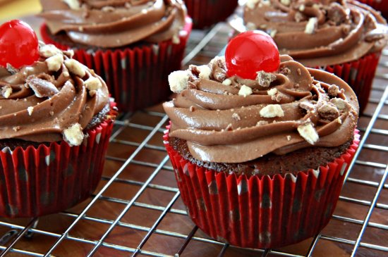 Cherry Chocolate Malt Cupcakes 550