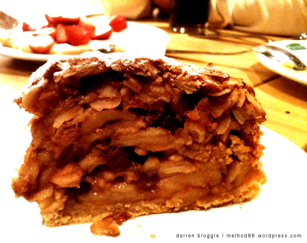 the apple pie which would taste better if its re-heated before serving..