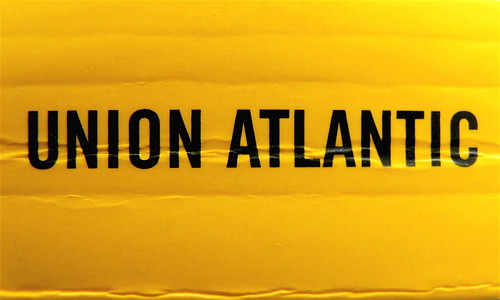 Adam Haslett, Union Atlantic, Einaudi sl 2010, progetto grafico di Riccardo Falcinelli, alla cop.: ©Mary Evans / Archivi Alinari: dorso (part.)