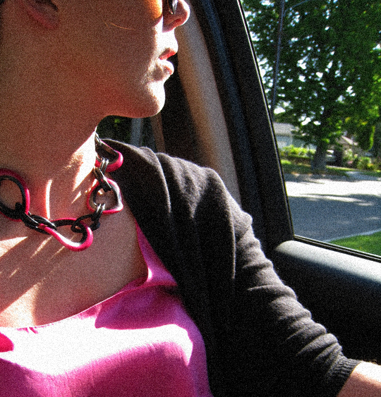 pink and black plastic vintage 80's necklace