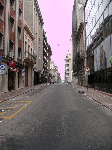 Calles de Montevideo Foto Atribución Creative Commons / Flickr: chrissy polcino