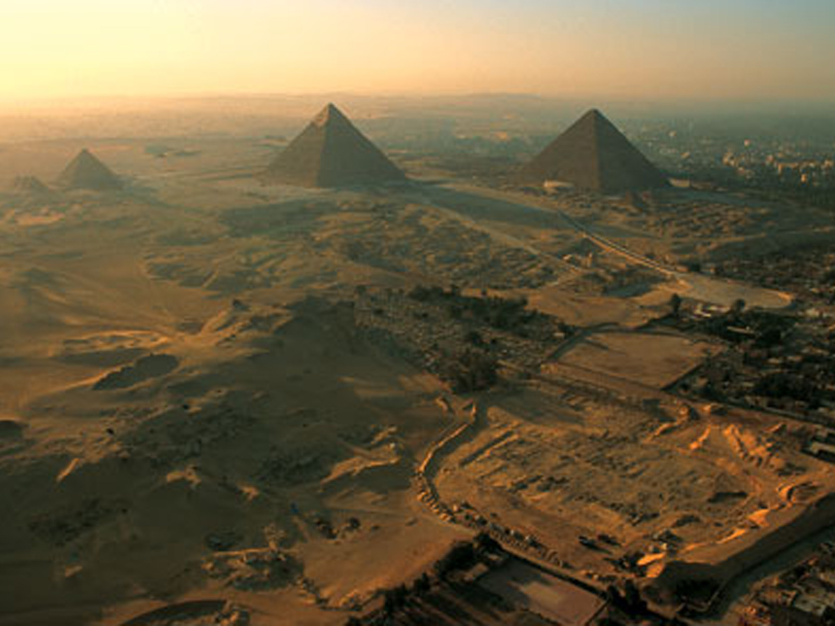 Фото египетских пирамид из космоса