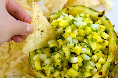 Pineapple Salsa with tortilla chips 2