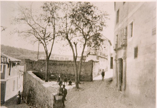 Corredorcillo de San Bartolomé a inicios del siglo XX. Fuente de la reina