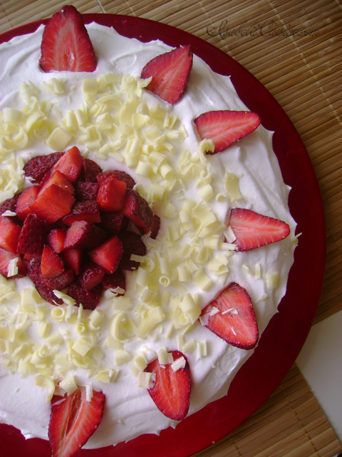Cake with champagne cream and strawberrys