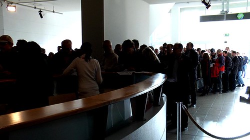 Visitor queue during the Edelmetallmesse