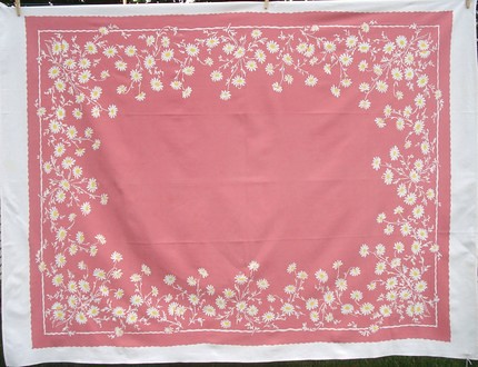 tablecloth pink daisies