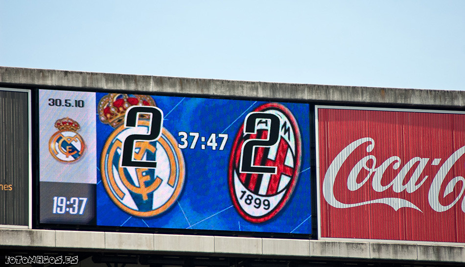 Partido benéfico veteranos Real Madrid VS viejas glorias AC Milán