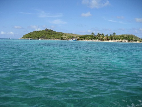 Pinel Island in sight!