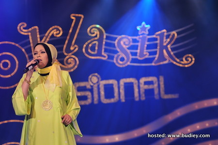 Siti Fairuz ... Penyanyi Undangan