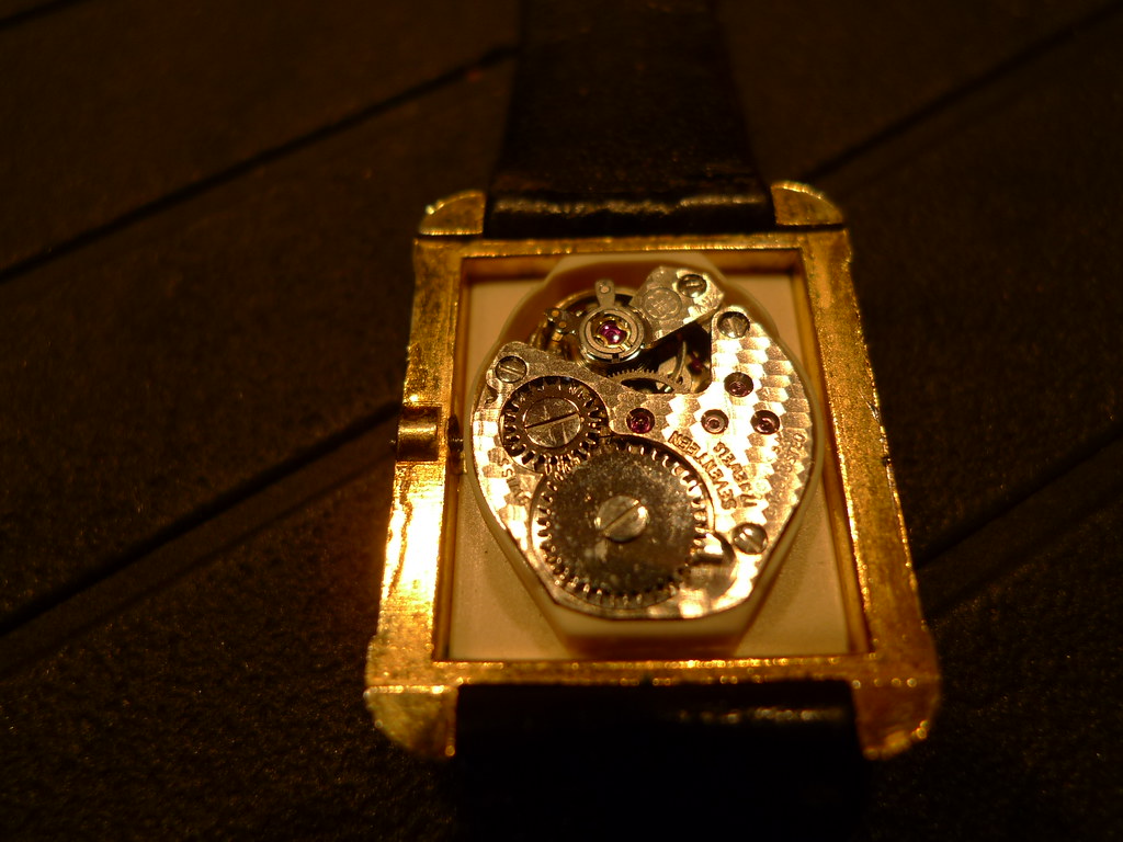 2 vintage watches info help Geneve & P Cardin