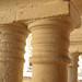 SAINT-MACAIRE - colonnes du cloître - Prieuré Saint-Sauveur (a)