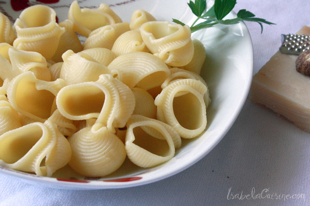 Pasta with cream cheese and spinach
