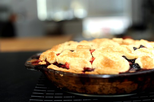 blueberry strawberry pie