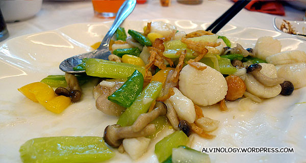 Fresh scallops with assorted vegetable