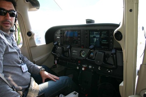 Interior Cessna 172 de GFA probando EGNOS