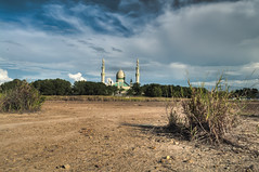 The mosque nearby 2 (in HDR)