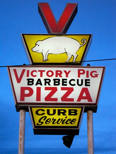 Victory Pig Barbecue Pizza Curb Service