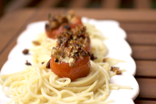 Spaghetti with Roasted Tomatoes with Pancetta Garlic Crust