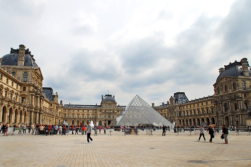 Louvre Museum1