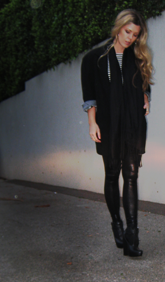 black on black outfit+stripes+liquid leggings+faux leather pants+dark