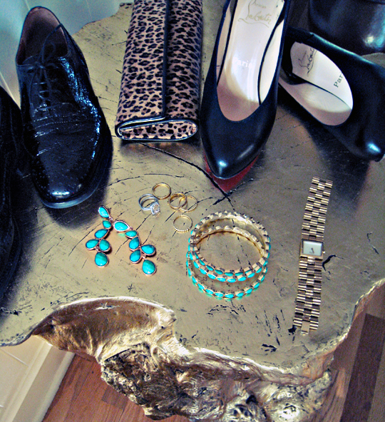 shoes and bags and accessories+tree stump